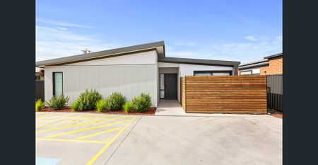**REGISTER TO INSPECT VIA REALESTATE.COM.AU LINK & PHOTO ID MUST BE PROVIDED AT ENTRY, WHEN VIEWING ALL RENTAL PROPERTIES WITH BARRY PLANT FRANKSTON* - Photo 5