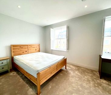 Chiswick Gate (Whole Property) Room 1 - Photo 6