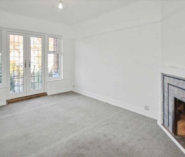 3 bedroom flat to rent - Photo 2