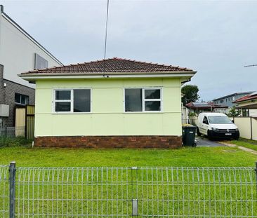 FAMILY Home FOR RENT – Renovated Kitchen, New Floors & Ultimate Wor... - Photo 6