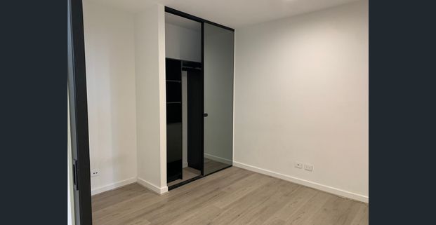 LOCATION, SPACE, STYLE - Photo 1