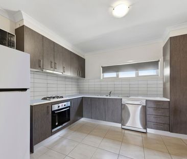 Lakeside Living Opposite Shops – Comfort, Convenience & Lifestyle - Photo 3