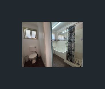 Family friendly neighbourhood_ 3 Bedroom home. - Photo 6