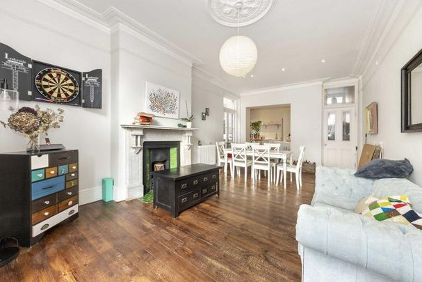 4 bedroom terraced house to rent - Photo 1