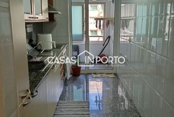 T2 ao Marquês em Condomínio Fechado de Luxo