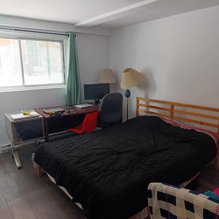 Très beau et grand 3 1/2 à Saint Léonard!!! - Photo 4