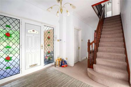 Byfleet Road, Cobham, Surrey, KT11 - Photo 3