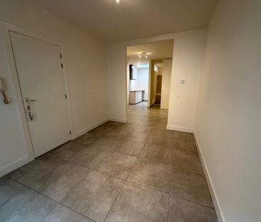 Gerenoveerde studio op het gelijkvloers. - Photo 2