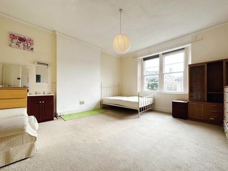 3 bedroom maisonette to rent - Photo 2