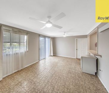 Charming Family Home Conveniently Located - Photo 2