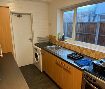 Room in a Shared House, Fourth Avenue, B9 - Photo 3