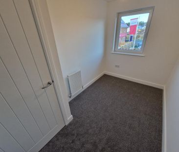 3 bedroom semi-detached house to rent - Photo 4