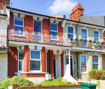 4 bedroom maisonette to rent - Photo 4