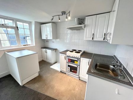 1 bedroom flat to rent - Photo 2
