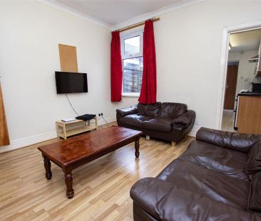 5 bedroom house to rent - Photo 1