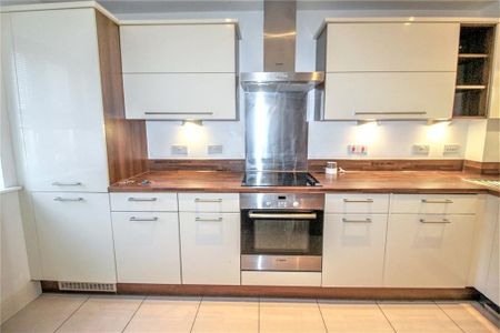 3 bedroom terraced house to rent - Photo 5