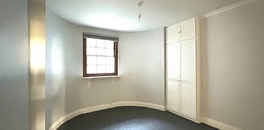 Wellington Crescent, Ramsgate, CT11 8JD, Kent - Photo 2