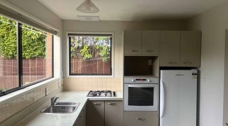 Great location in Ilam - 4 Bedrooms, Separate shower room, a second bathroom with bathtub. - Photo 4
