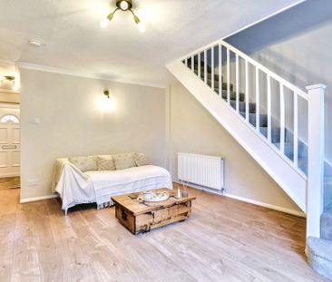 2 bed end of terrace house to rent in Hardy Close, Chatham, ME5 - Photo 2