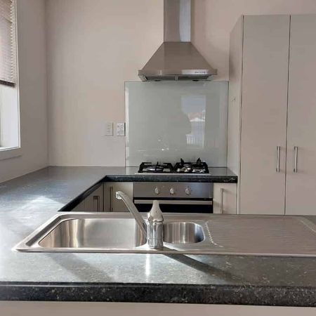 Three Bedrooms in Dinsdale - Photo 3