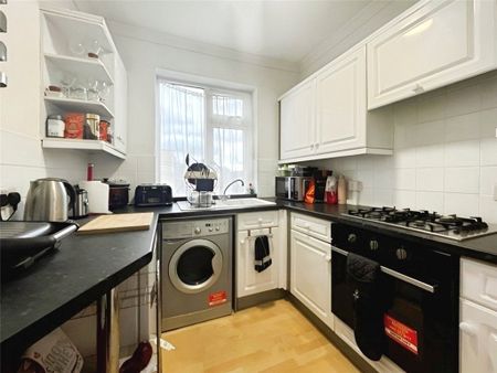 Moor Lane, Staines-upon-Thames, Surrey, TW18 4YW - Photo 4