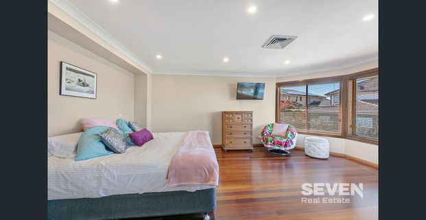 CLASSIC FAMILY ENTERTAINER IN PRIME KELLYVILLE LOCATION - Photo 1