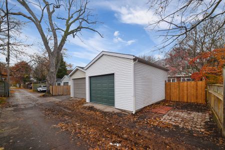 For Lease - 27 Cranbrooke Avenue, Toronto, Ontario - Photo 2