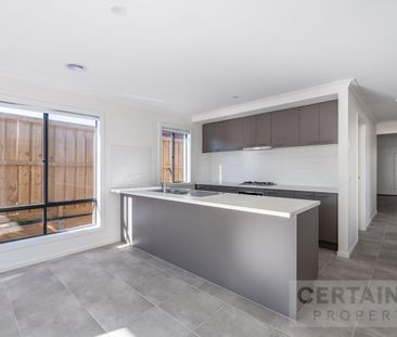 Enjoy Easy Living in This Brand-New Brookfield Home - Photo 2