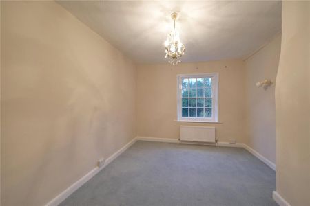 6 bedroom detached house to rent - Photo 4