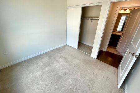 For Lease - 2370 Khalsa Gate Unit# 302, Oakville, Ontario - Photo 2