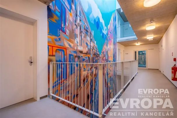 Nabízíme Vám k pronájmu moderní byt o dispozici 1+kk a velikosti 28,5 m - Photo 1
