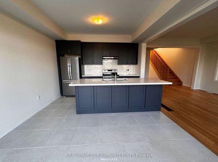 For Lease - 154 Terry Fox Drive, Barrie, Ontario - Photo 3