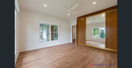 Freshly Renovated & Ready to Impress! - Photo 5