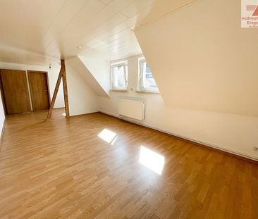 Frisch saniert – Dachgeschosswohnung auf dem Eichert zu vermieten - Photo 1