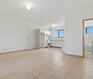 Two Bedroom Unit Just Steps from Wamberal Beach - Photo 6