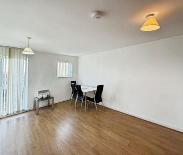 2 bedroom flat to rent - Photo 3