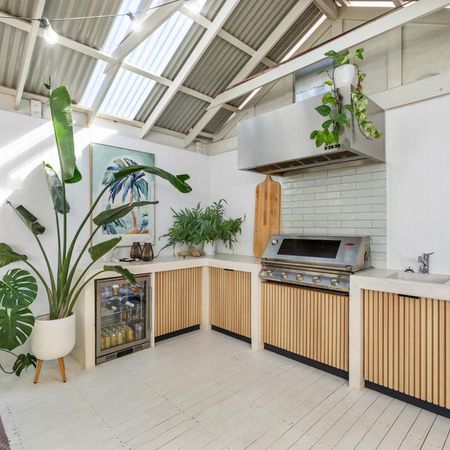 Where Western Coastal Luxury Meets Everyday Living - Photo 3