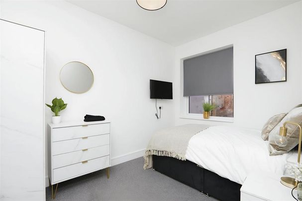 1 bedroom in a house share to rent - Photo 1