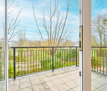 4 bedroom semi-detached house to rent - Photo 3