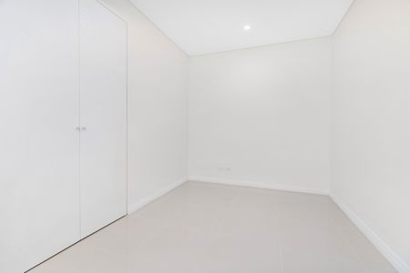 1 bedroom plus Study Apartment For lease! - Photo 4