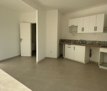 Location Appartement P1 neuf Plan-de-cuques - Photo 1