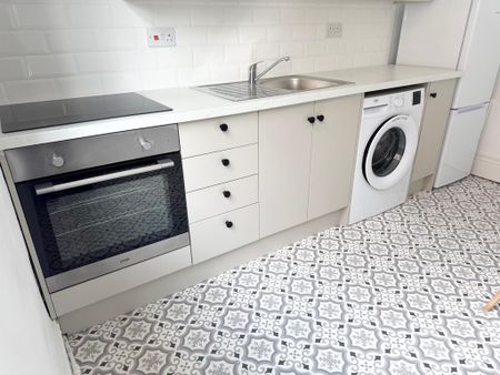 2 bedroom flat to rent - Photo 4