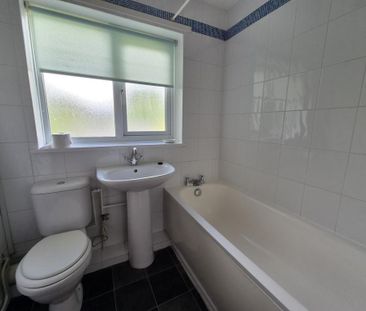 2 bedroom flat to rent - Photo 6