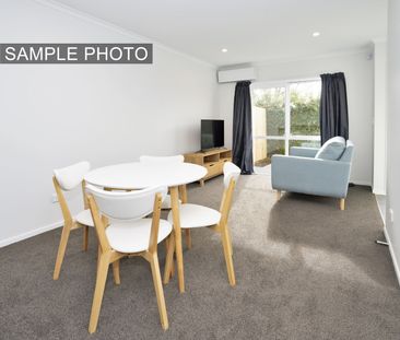 Upmarket Furnished Townhouse Including one off Street Car Park - Ad... - Photo 2