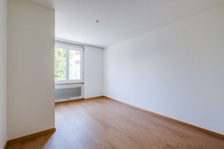 Live in the heart of Biberist! - Photo 5