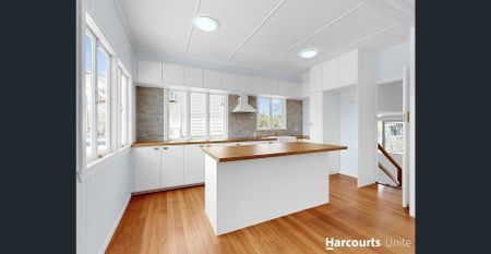 Fully renovated lowset home with stylish finishes in quiet street - Photo 3