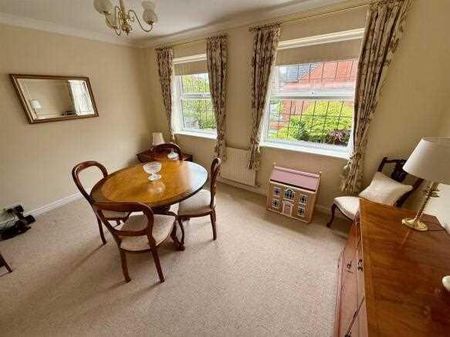 4 bedroom townhouse to rent - Photo 2