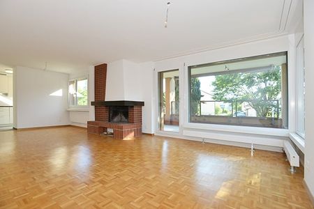 "Living in a family-friendly development" - Photo 3