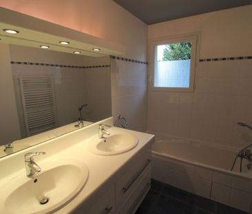 Location Maison 5 pièces 118m² - Photo 6