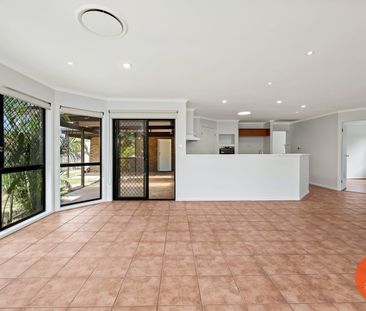 4 Bedroom stunning Home, Just renovated - Photo 2